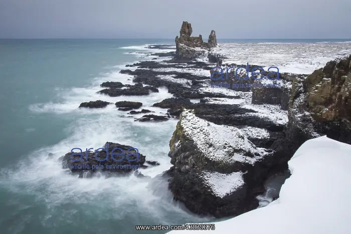 : Basaltcliffs Londrangar Snaefellsnes