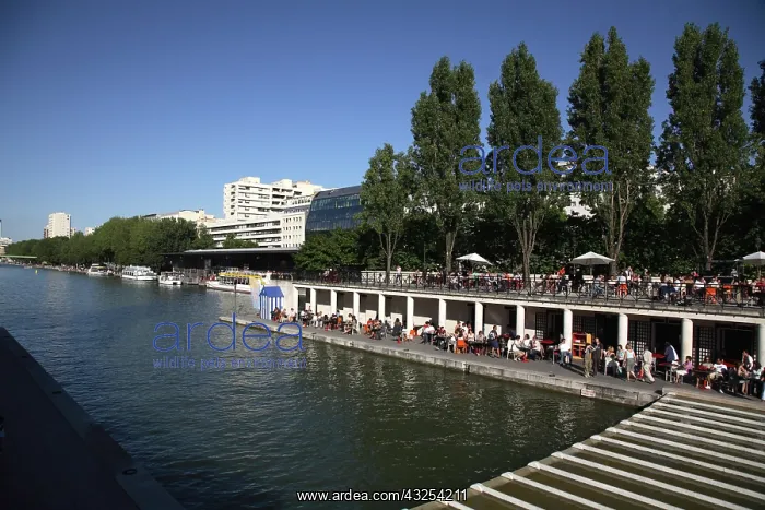 : Bassin de la Villette of Canal St-Martin : Bassin de la Villette of Canal St-Martin