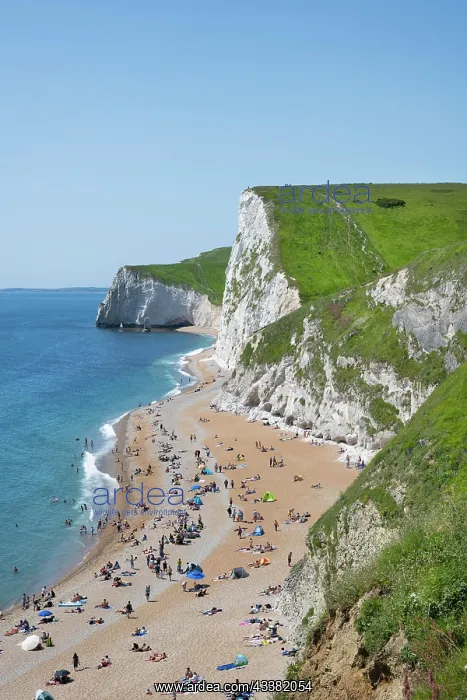 : Bathing Beach on the South of England Chalk Coas : Bathing Beach on the South of England Chalk Coas