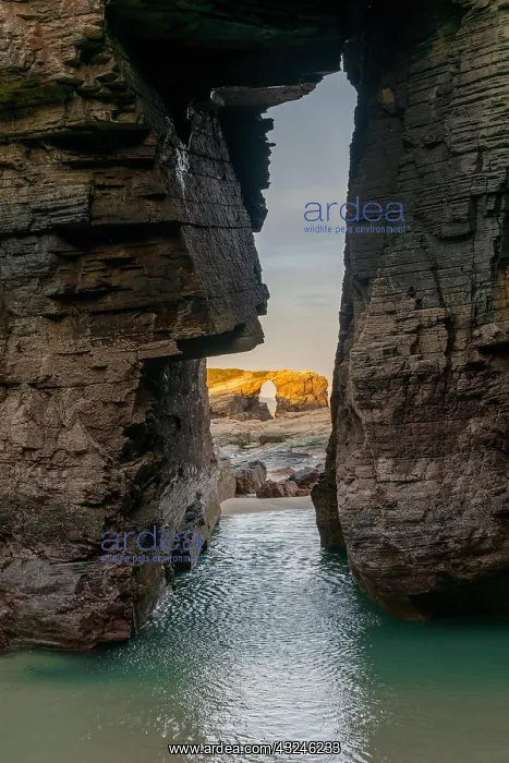 : beautful sunrise at the Playa de las Catedrales : beautful sunrise at the Playa de las Catedrales
