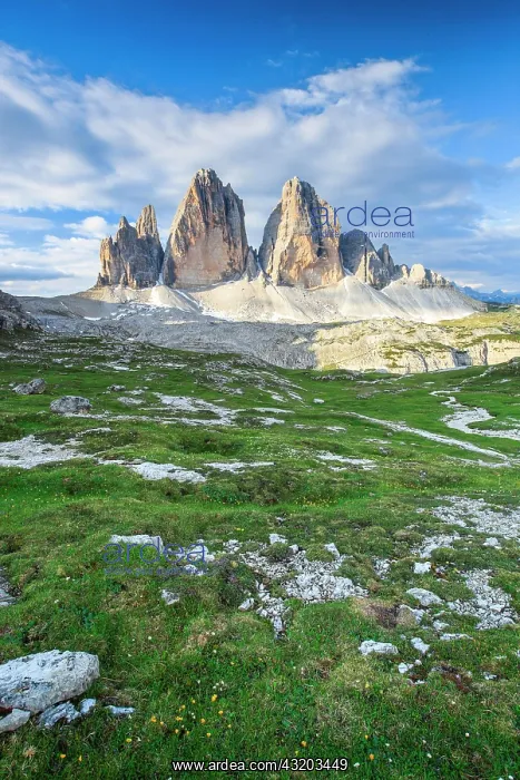 : Bike trail around the Three Peaks, Three Pinnacles : Bike trail around the Three Peaks, Three Pinnacles