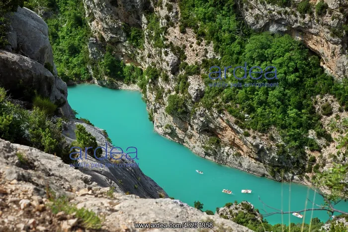 : Boating in Gorges du Verdon, Alpes de Haute : Boating in Gorges du Verdon, Alpes de Haute