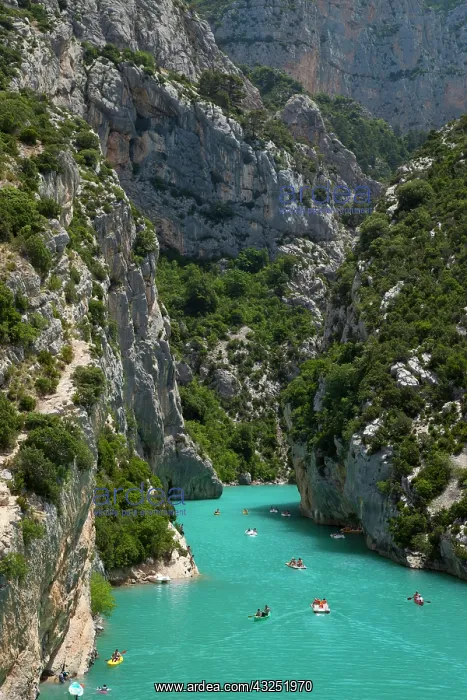  : Boating in Gorges du Verdon, Alpes de Haute