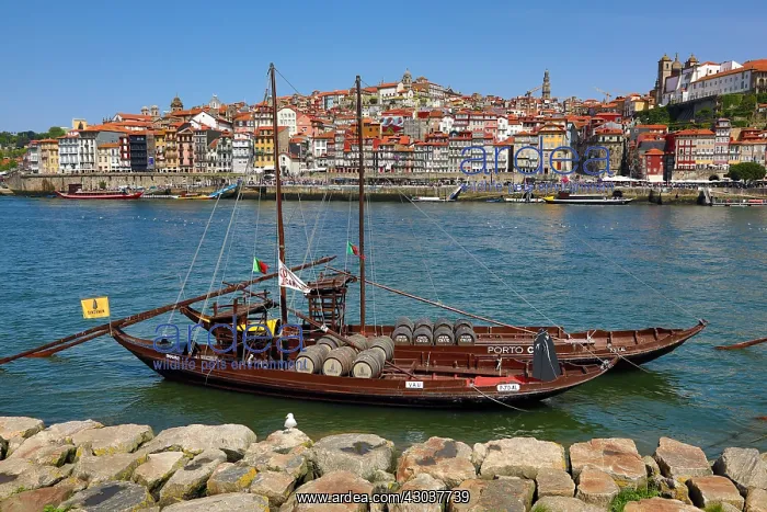 : Boats for transporting port wine casks on the River : Boats for transporting port wine casks on the River