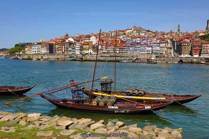 : Boats for transporting port wine casks on the River : Boats for transporting port wine casks on the River