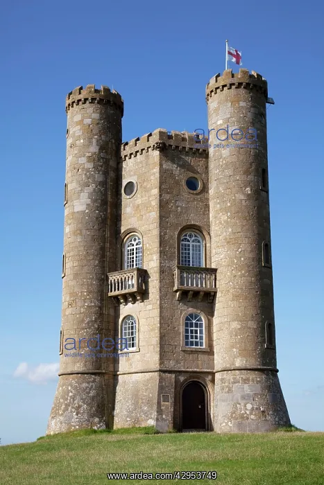 : Broadway Tower overlooking the Vale of Evesham : Broadway Tower overlooking the Vale of Evesham
