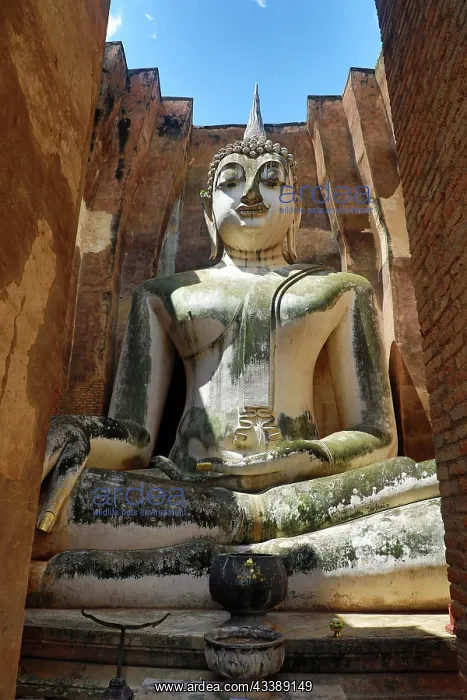 : Buddha Statue at Wat Si Chum Temple, Sukhothai, Thailand : Buddha Statue at Wat Si Chum Temple, Sukhothai, Thailand