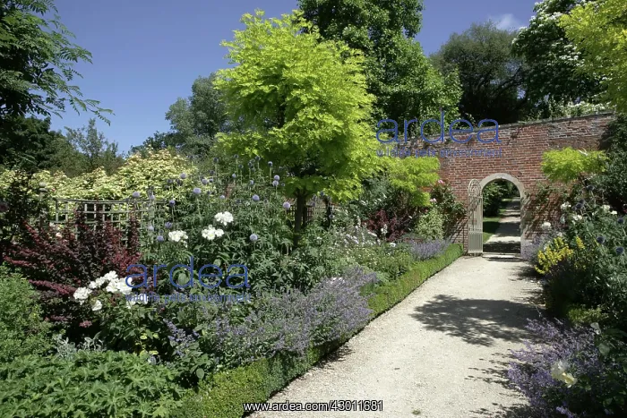 : Buscot House and Park Gardens Oxfordshire, UK : Buscot House and Park Gardens Oxfordshire, UK