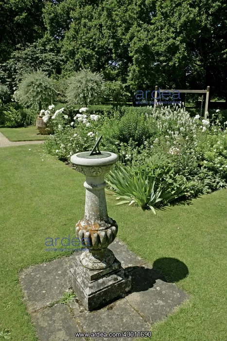  : Buscot House and Park Gardens Oxfordshire, UK