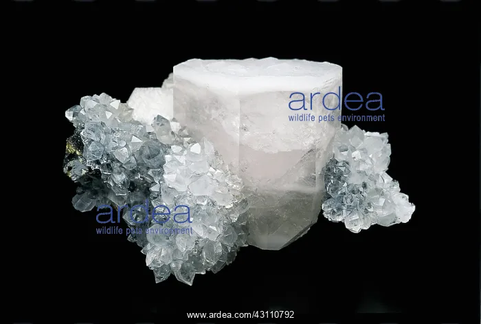 : Calcite with quartz : Calcite with quartz