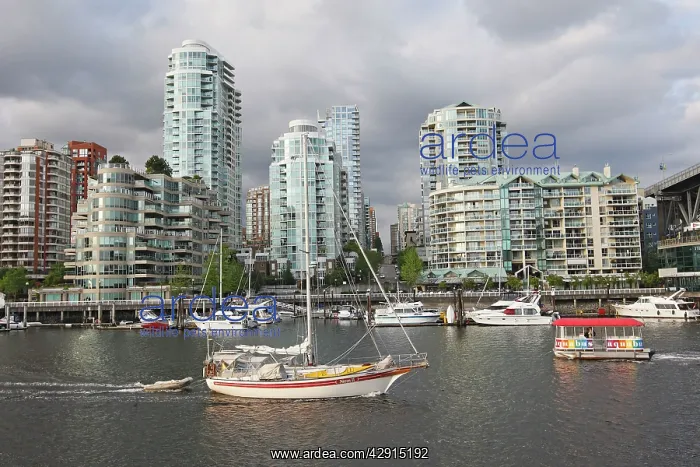 : Canada - Granville Island & False Creek in Vancouver, Canada : Canada - Granville Island & False Creek in Vancouver, Canada