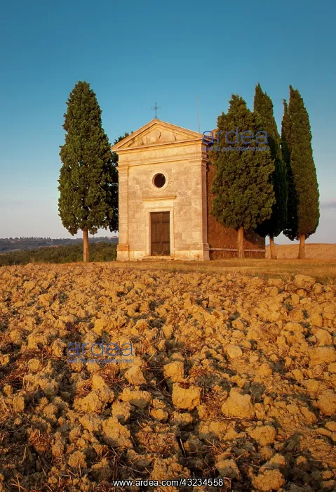 : Cappella di Vitaleta at sunset, San Quirico : Cappella di Vitaleta at sunset, San Quirico