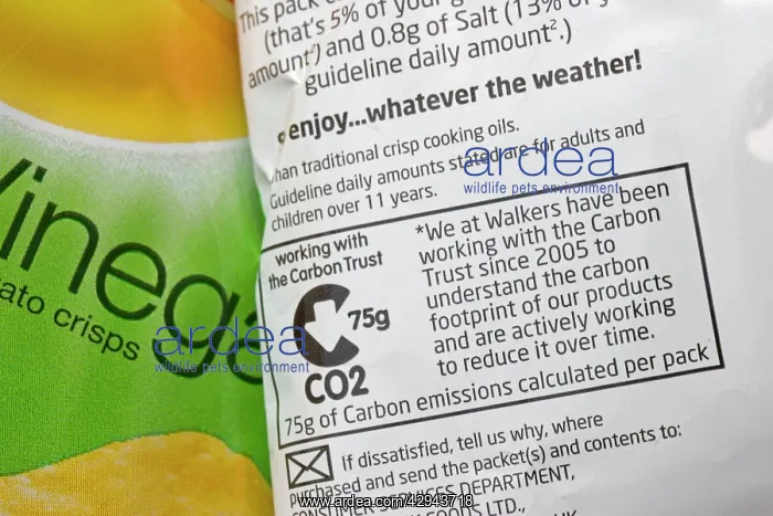 : Carbon emissions label on Walkers Salt and vinegar : Carbon emissions label on Walkers Salt and vinegar