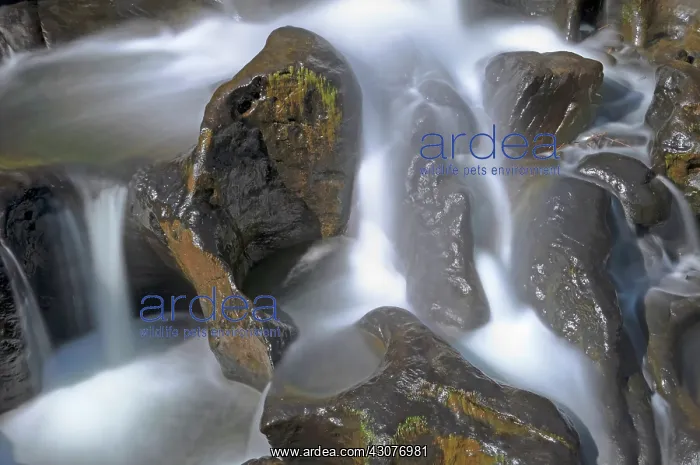 : Cascading water at Bourke's Luck Potholes : Cascading water at Bourke's Luck Potholes