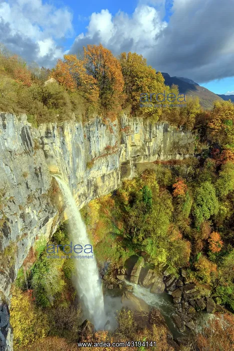 : Cerveyrieu waterfall, Le Seran, river draining the : Cerveyrieu waterfall, Le Seran, river draining the