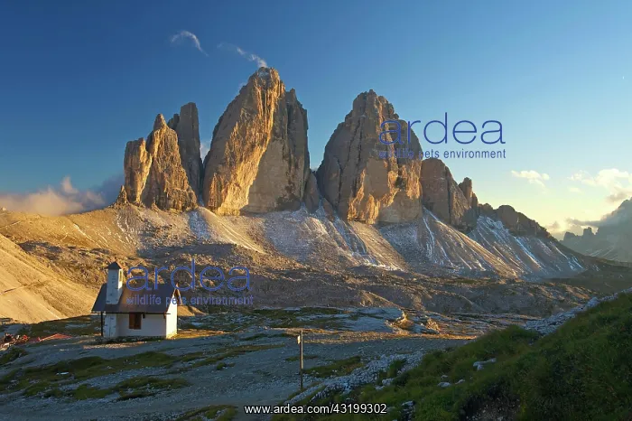 : Chapel of Dreizinnenhuette or Three Peaks Alpine : Chapel of Dreizinnenhuette or Three Peaks Alpine