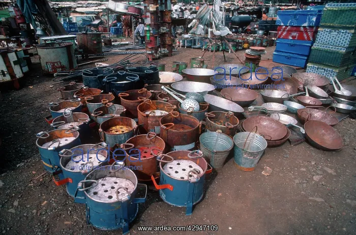 : Charcoal cooking stoves in downtown market : Charcoal cooking stoves in downtown market