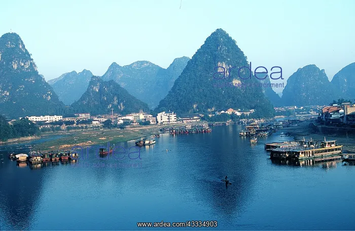 : CHINA - Yangshuo and Li River : CHINA - Yangshuo and Li River