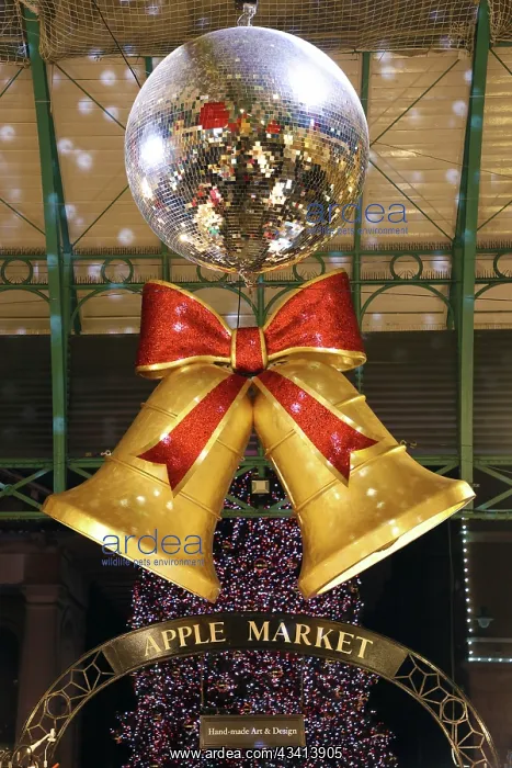 : Christmas Decorations in Covent Garden, London, England : Christmas Decorations in Covent Garden, London, England