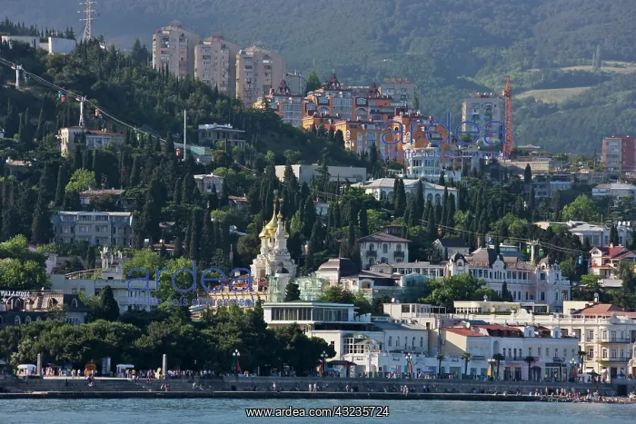 : Cityscape of Yalta along the Black Sea : Cityscape of Yalta along the Black Sea