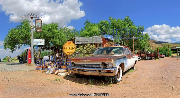 : Classic car Chevrolet Impala 1965, Route 66, Hackberry : Classic car Chevrolet Impala 1965, Route 66, Hackberry