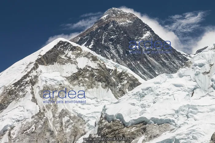 : The classic view of Mount Everest, known in Tibet : The classic view of Mount Everest, known in Tibet