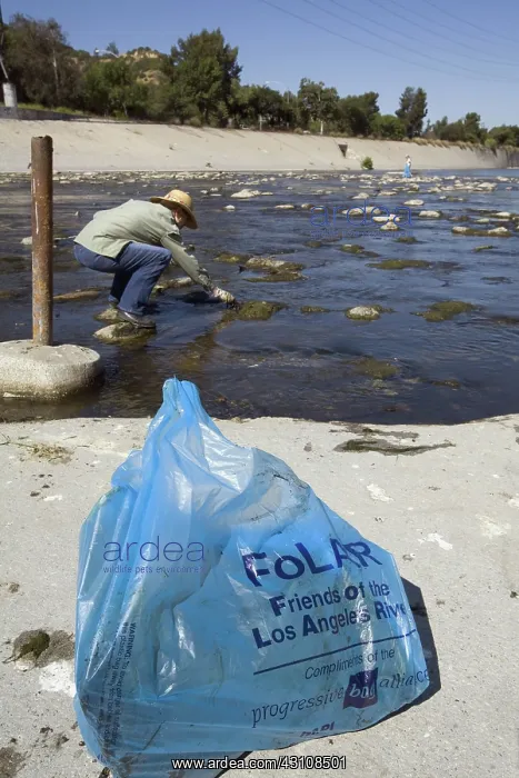 : Clean Up of the Los Angeles River : Clean Up of the Los Angeles River