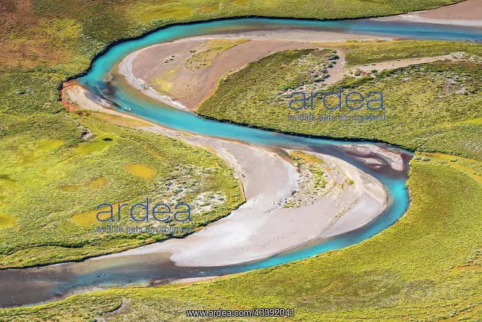 : Close-up from Knutshce mountain into Leirungsdalen : Close-up from Knutshce mountain into Leirungsdalen