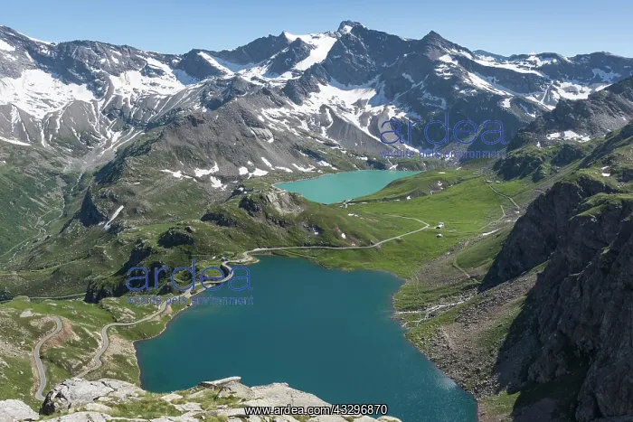 : Colle del Nivolet pass road, in front of Lago Agnel : Colle del Nivolet pass road, in front of Lago Agnel