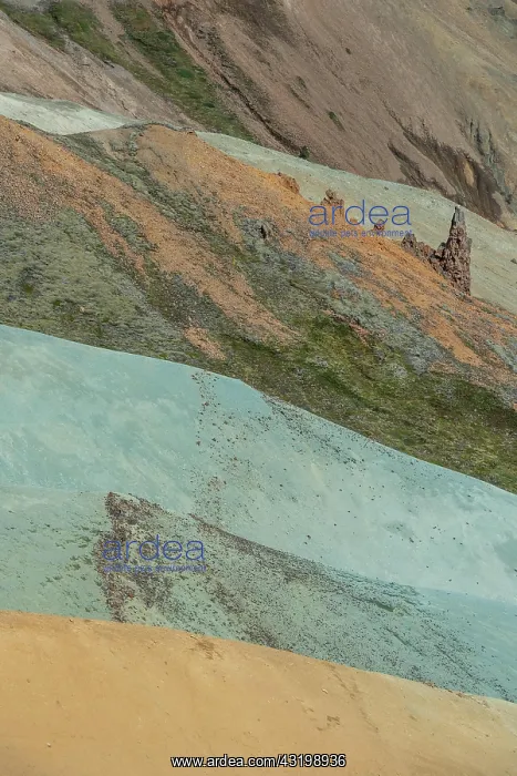 : Colored rhyolite mountains, Gr~nihryggur, Landmannalaugar : Colored rhyolite mountains, Gr~nihryggur, Landmannalaugar