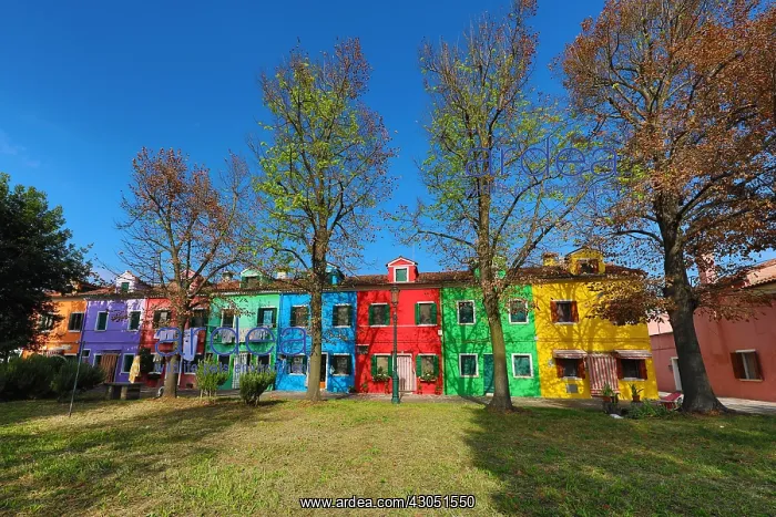 : Colourful houses on the island of Burano, Venetian : Colourful houses on the island of Burano, Venetian
