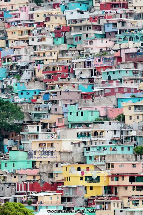  : Colourful houses, slum Jalousie, P&, x9d29;onville