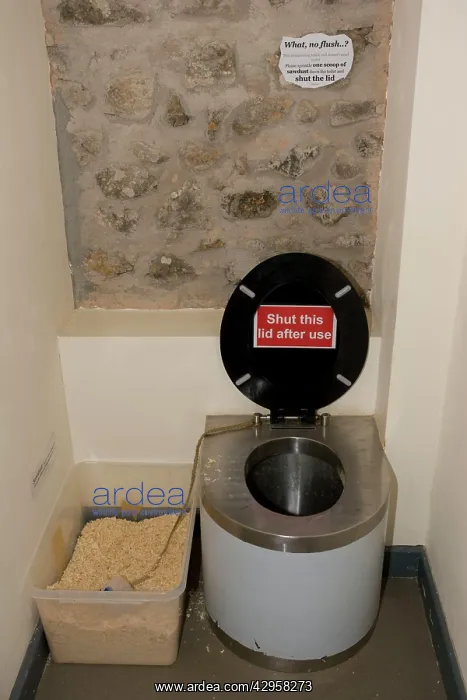 : Composting toilet : Composting toilet