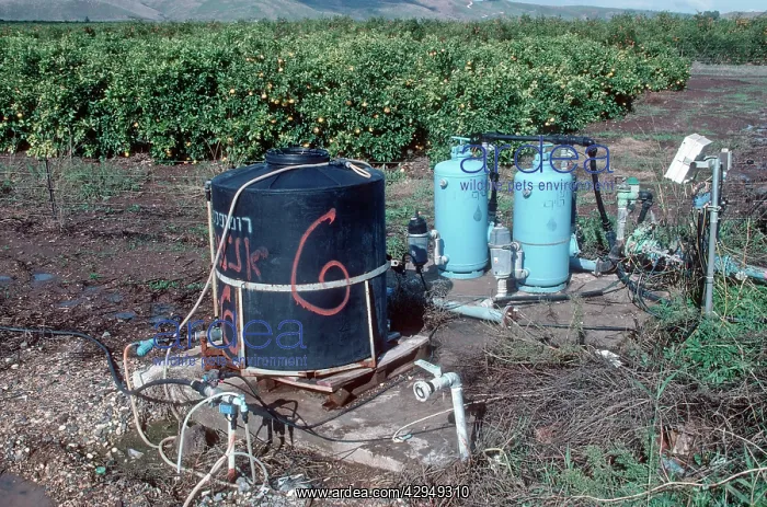 : Computer controlled irrigation equipment in citrus orchards : Computer controlled irrigation equipment in citrus orchards