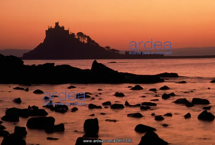 : CORNWALL - St Michael's Mount at sunset : CORNWALL - St Michael's Mount at sunset