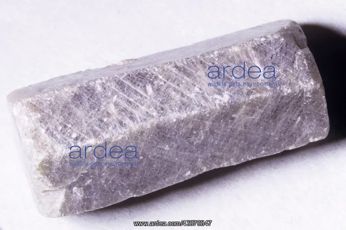 : Corundum, the crystalline form of aluminum oxide (Al2O5) : Corundum, the crystalline form of aluminum oxide (Al2O5)