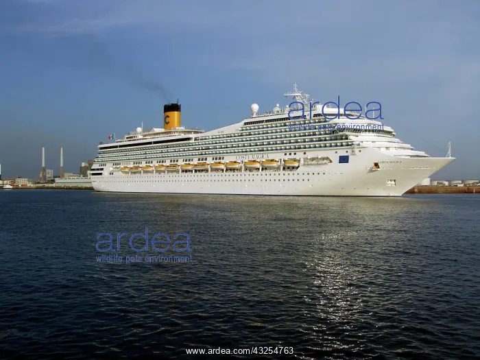 : Costa Magica, Cruise Ship, Le Havre, France : Costa Magica, Cruise Ship, Le Havre, France