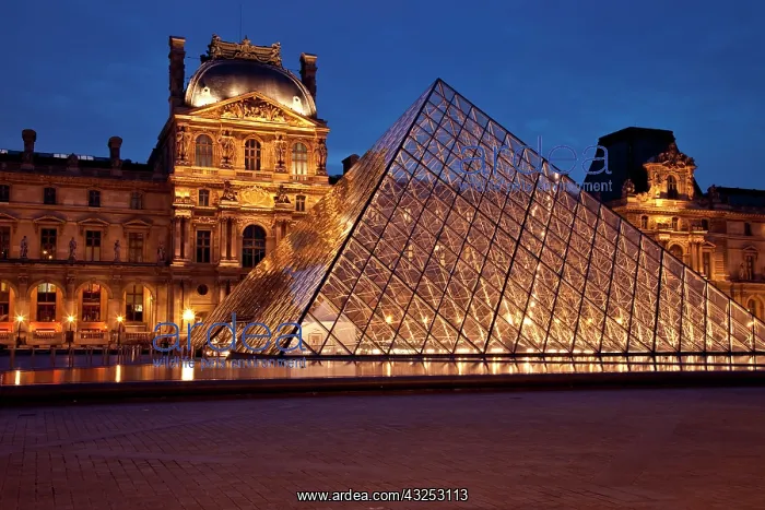 : Courtyard of Musee du Louvre at twilight : Courtyard of Musee du Louvre at twilight