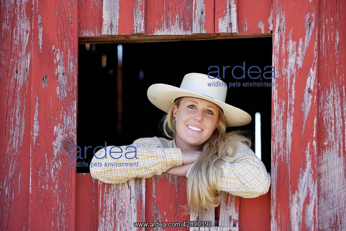 : Cowgirl. Ponderosa Ranch - Seneca - Oregon - USA : Cowgirl. Ponderosa Ranch - Seneca - Oregon - USA