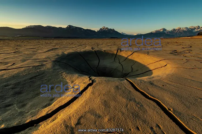 : Cracky, dried out soil and Allg&, x4d60;Alps in the : Cracky, dried out soil and Allg&, x4d60;Alps in the