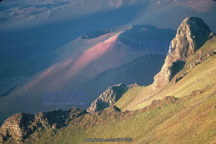 : Crater, Haleakala National Park, Maui, Hawaii : Crater, Haleakala National Park, Maui, Hawaii