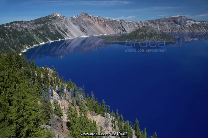 : Crater Lake showing Wizard Island (volcanic cone) : Crater Lake showing Wizard Island (volcanic cone)
