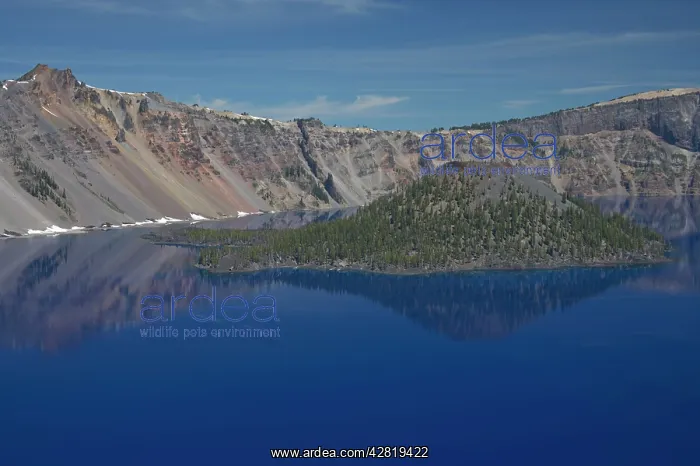 : Crater Lake showing Wizard Island (volcanic cone) : Crater Lake showing Wizard Island (volcanic cone)