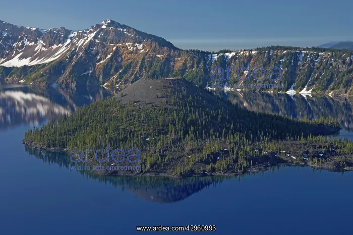 : Crater Lake showing Wizard Island (volcanic cone) : Crater Lake showing Wizard Island (volcanic cone)