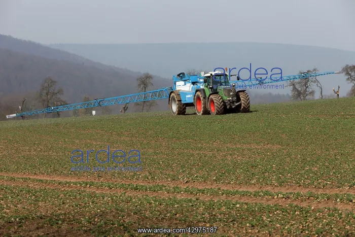 : Crop Spraying - of herbicides on Oil - seed Rape : Crop Spraying - of herbicides on Oil - seed Rape