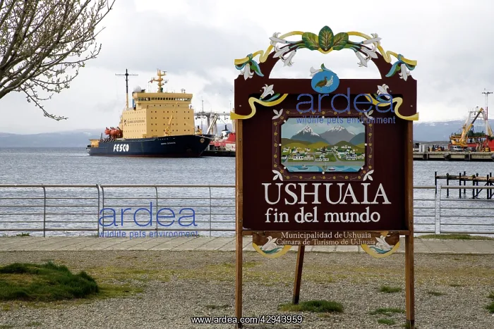  : Cruise ship at Ushuaia, fin del mundo, (end of the world)
