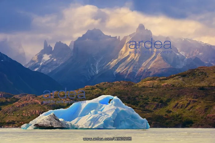 : Cuernos del Paine - mountain scenery encompassing : Cuernos del Paine - mountain scenery encompassing