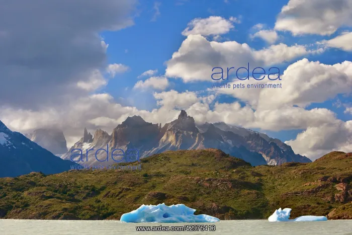 : Cuernos del Paine - mountain scenery encompassing : Cuernos del Paine - mountain scenery encompassing