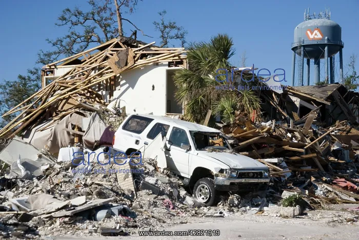 : Damage caused by Hurricane Katrina : Damage caused by Hurricane Katrina
