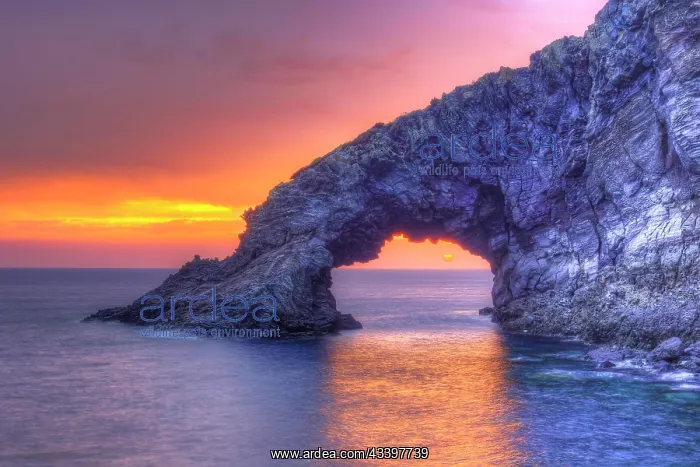 : Dawn, Arco dell'Elefante, sunrise, rock gate, close : Dawn, Arco dell'Elefante, sunrise, rock gate, close